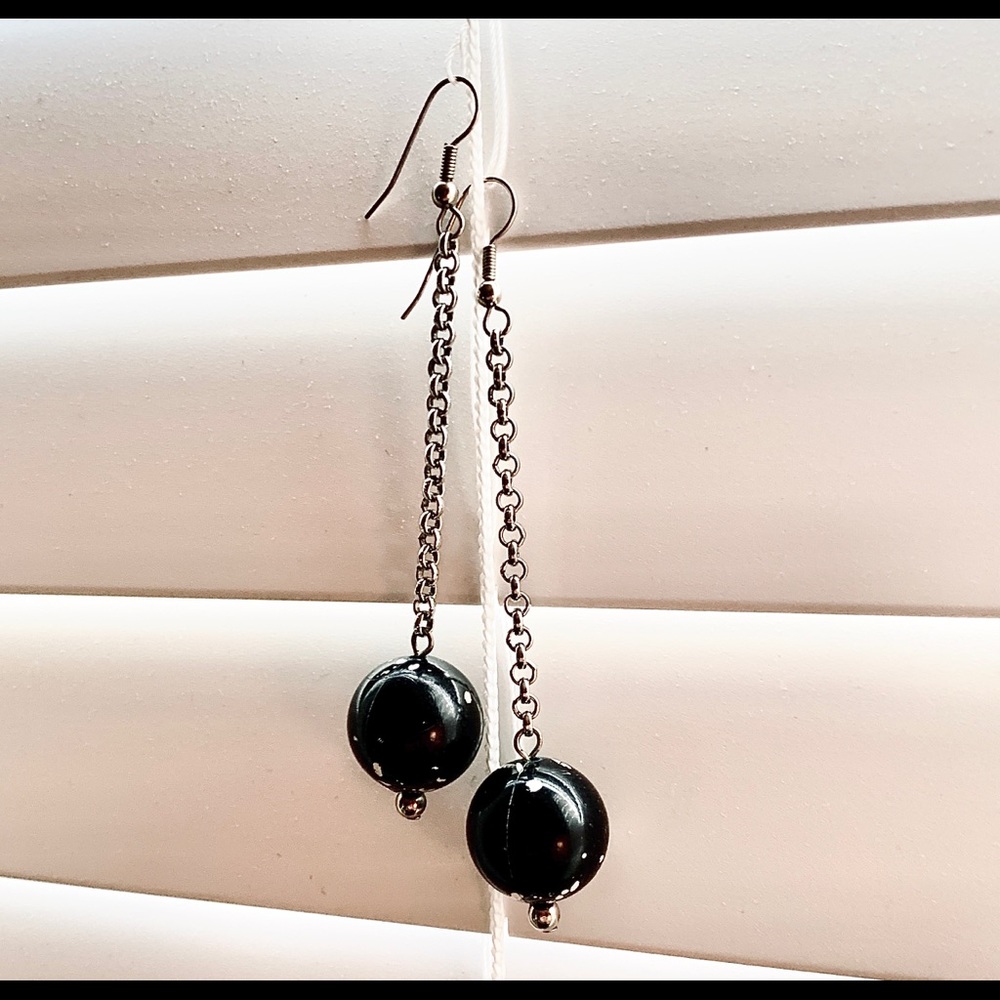 Vintage 90’s B&W drop ball earrings - Picture 2 of 3